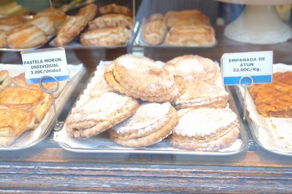 Pastela Moruna de una conocida pasteleria de Granada
